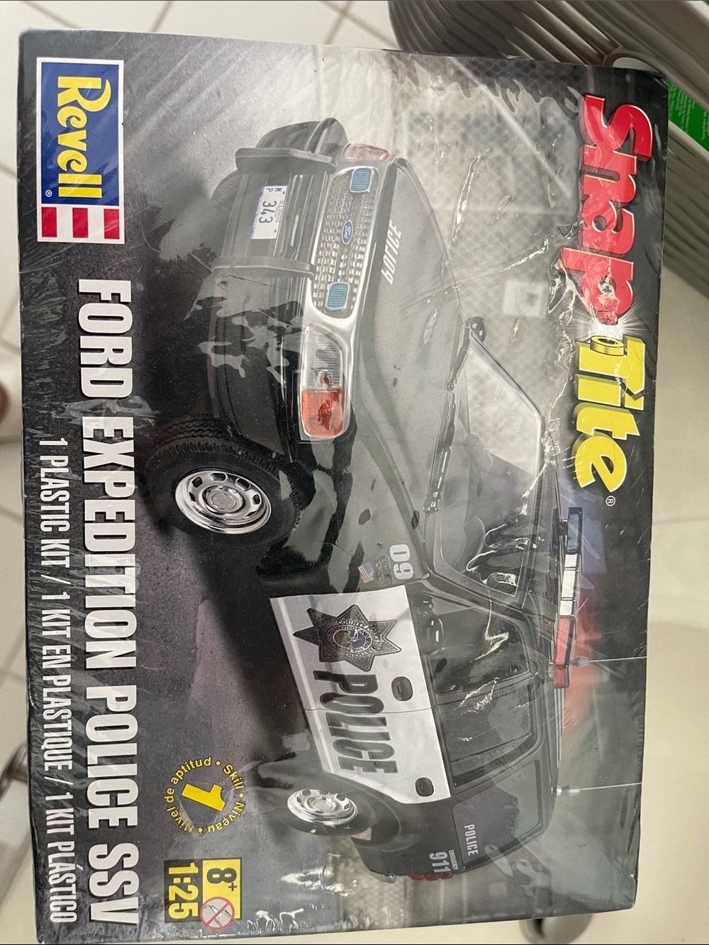 SnapTite Ford Expedition Police SSV Toy Model - Black & White